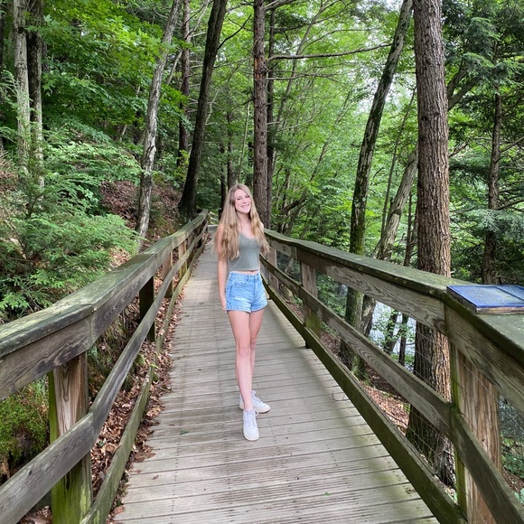 Meet your Posher, Isabelle - Picture 6 of 6